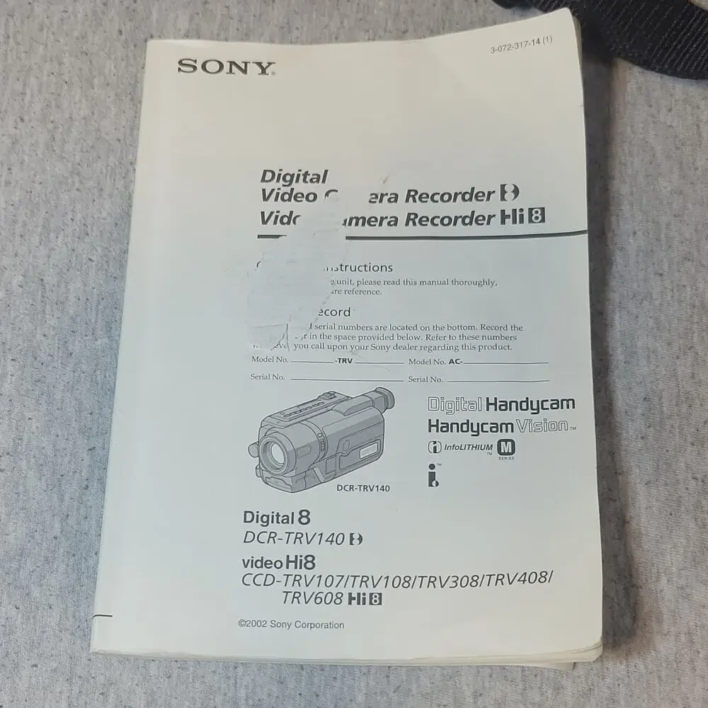 Sony DCR-TRV140 Handycam Digital8/Hi8 60x NightShot w/ Bag Remote Tapes